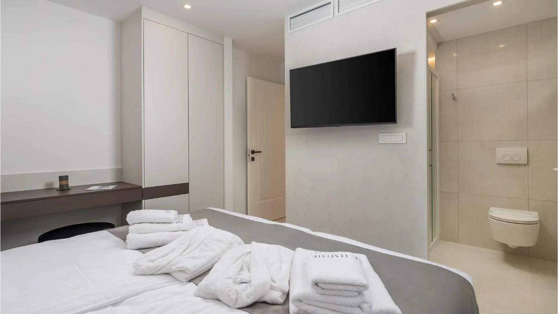 Pet Friendly Apartment In Krk With Kitchen Krk Town Chorvatsko